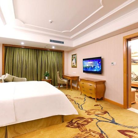 Vienna International Hotel Changsha Ziwei Road Exterior foto